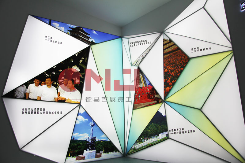 在挑选展会装修公司时应该注意什么？