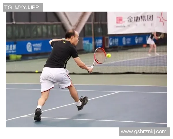 南京网球队在世界锦标赛中的团队协作展现出卓越实力与默契配合 南京网球队在世界锦标赛中的团队协作展现出卓越实力与默契配合