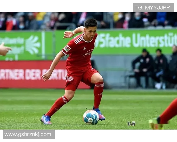 魔法师足球明星的传奇之路与荣耀时刻揭秘 魔法师足球明星的传奇之路与荣耀时刻揭秘