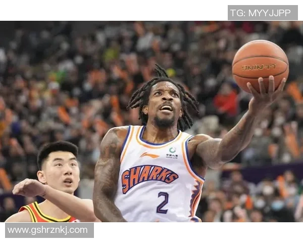 上海篮球队在邀请赛中的强劲表现与战术分析 上海篮球队在邀请赛中的强劲表现与战术分析