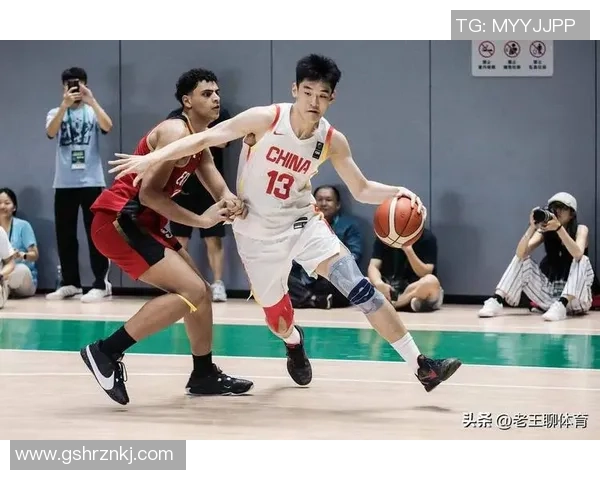 世界杯预选赛分析：北京篮球队展现出色团队协作能力与战术配合