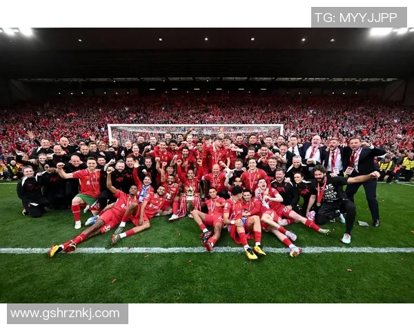 足球明星的辉煌成就与个人魅力深度解析与评价 足球明星的辉煌成就与个人魅力深度解析与评价