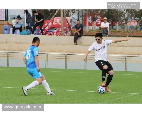 曾在香港挥洒汗水的足球明星们的精彩故事与回忆